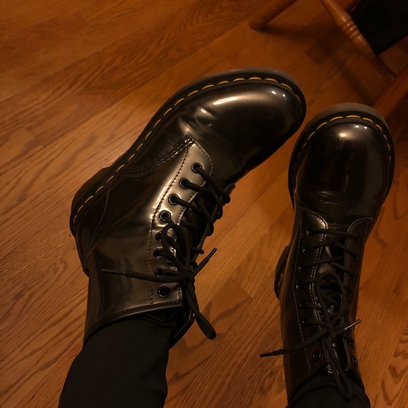 Women’s Dr. Martens size 8 - Picture 2 of 4